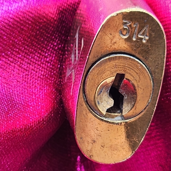 Louis Vuitton Lock & Key, # 314, AUTHENTIC - Picture 5 of 7